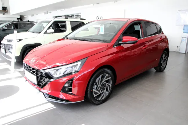 hyundai i20 dragon red